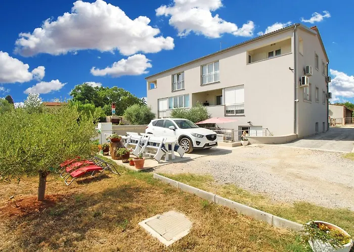 Apartments Miro 2185